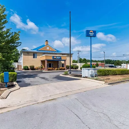 Suburban Studios Chattanooga Northeast - Ooltewah